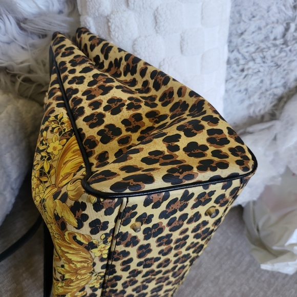 GIANNI VERSACE BAROQUE LEOPARD SHOULDER..Authentic.. - Picture 13 of 16